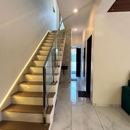Stella Villa Murud  Luaran gambar