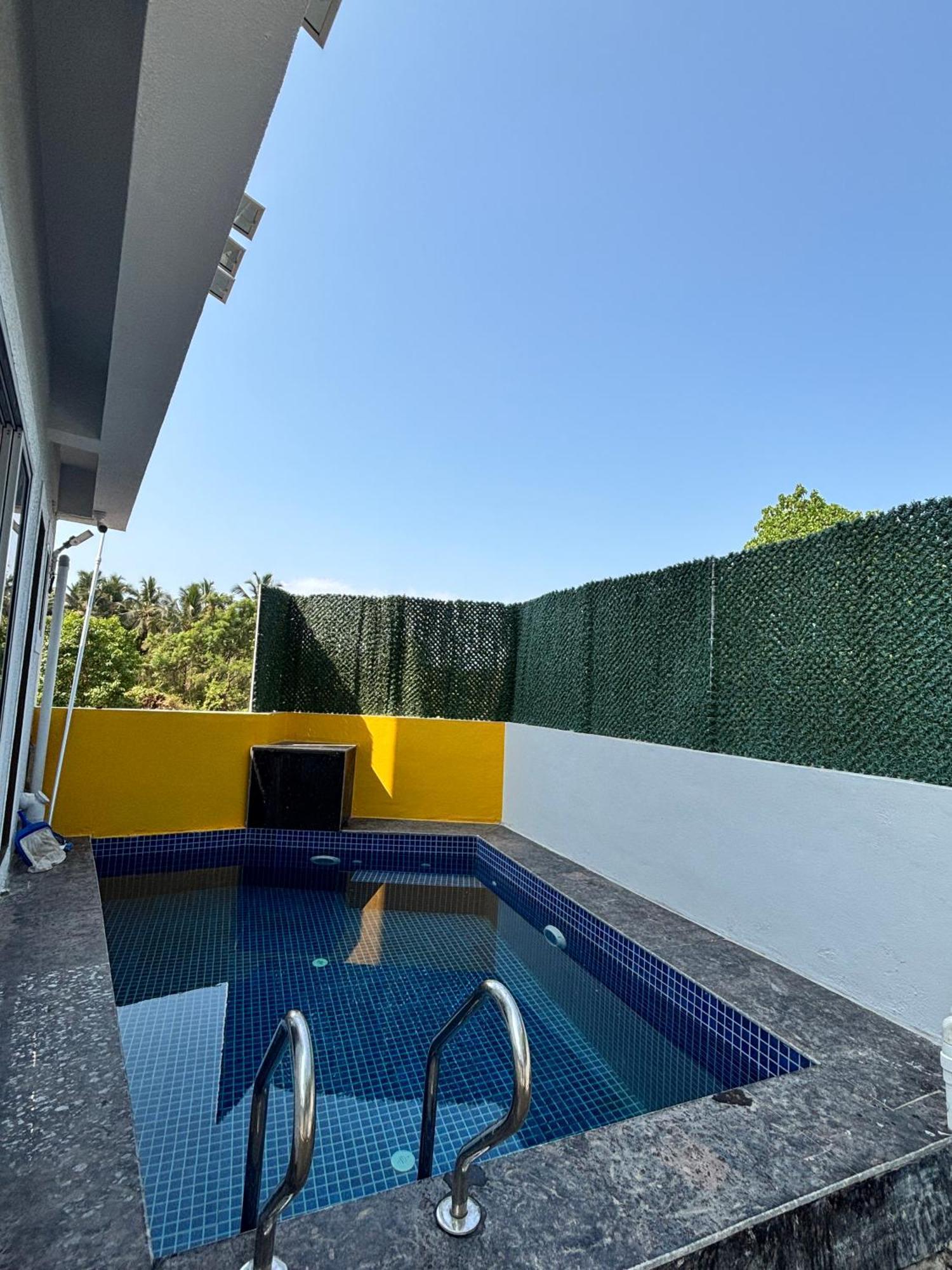 Stella Villa Murud  Luaran gambar